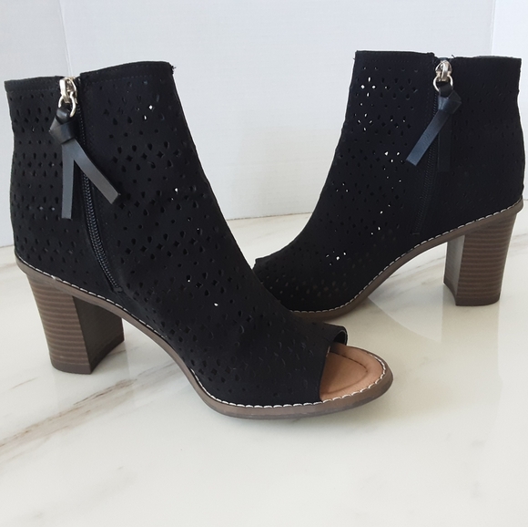 DR. SCHOLL'S Peyton Perforated Stack Heel Peep-Toe Ankle Boots Sz.8.5 - Picture 2 of 9